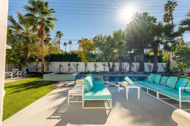 1125 E Sunny Dunes Road, Palm Springs CA: https://media.crmls.org/mediaz/5ecfb354-b47c-4d75-babd-4839e10dd34f.jpg
