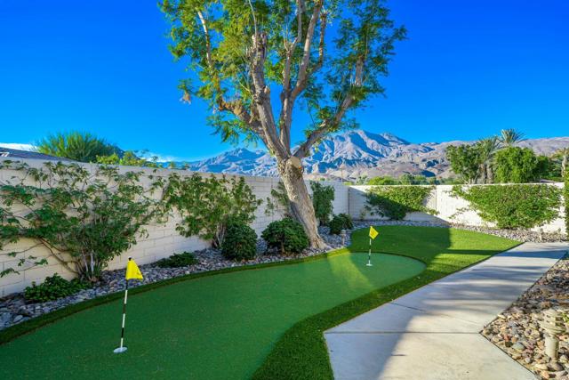 57916 Interlachen, La Quinta CA: https://media.crmls.org/mediaz/5ed07610-d7ae-4ce2-87b2-0ddb11b240cc.jpg