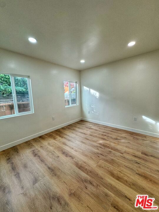 619 Elm Avenue, Inglewood CA: https://media.crmls.org/mediaz/5ed092b7-be5d-4b1d-ac45-71309f213dd8.jpg