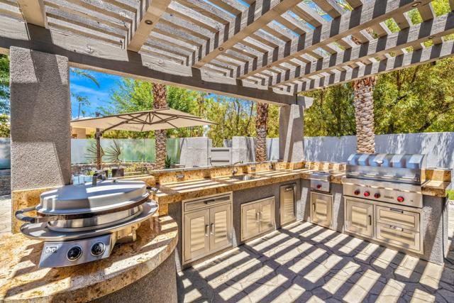 28 Clancy Lane S Lane, Rancho Mirage CA: https://media.crmls.org/mediaz/5ed0c393-90bc-41b4-9045-bf52fbc49d81.jpg