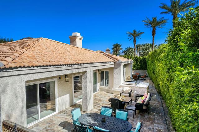 48205 Vista De Nopal, La Quinta CA: https://media.crmls.org/mediaz/5ed12065-a5cf-406a-9aed-13f79efe1469.jpg