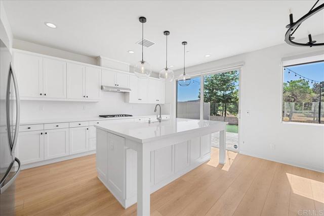 Detail Gallery Image 2 of 49 For 31552 Calle De Las Rosas, Bonsall,  CA 92003 - 4 Beds | 2/1 Baths
