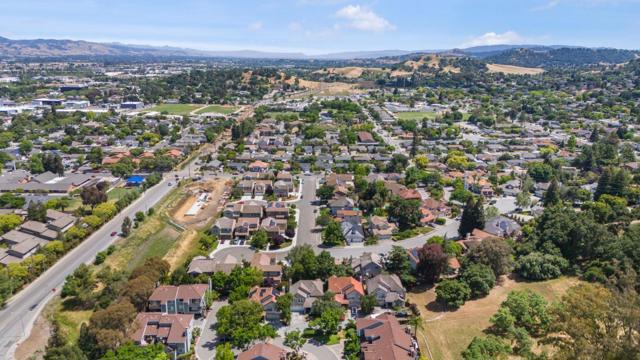 17992 Hillwood Lane, Morgan Hill CA: https://media.crmls.org/mediaz/5ed209c8-8155-4537-b445-6e0aee8faba8.jpg