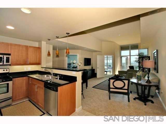 253 10Th Ave, San Diego CA: https://media.crmls.org/mediaz/5ed267cb-d0c7-4a7c-88d8-cc6531921ce1.jpg