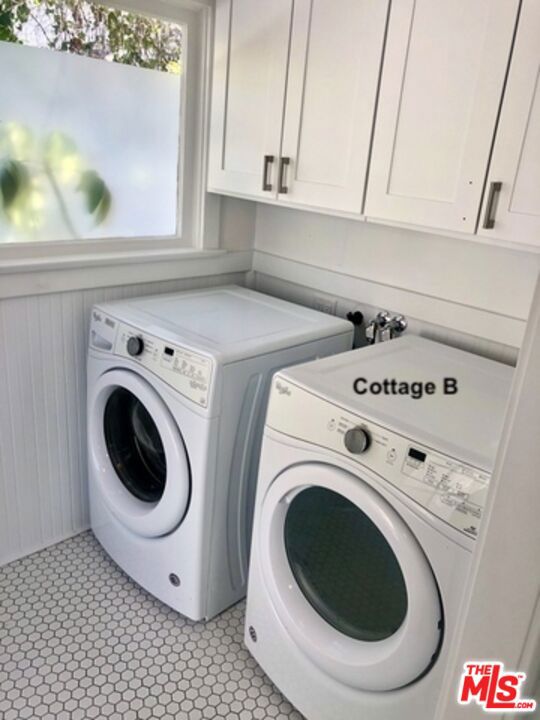 421 Grand Boulevard, Venice CA: https://media.crmls.org/mediaz/5ed32277-f213-4368-9ee5-e8b07d516c08.jpg