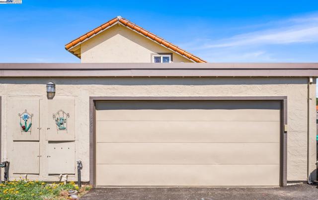 1550 Calle Enrique, Pleasanton CA: https://media.crmls.org/mediaz/5ed3aabc-2a06-4563-afbf-640e9fc6556a.jpg