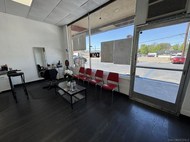 12243 Woodside Ave, Lakeside CA: https://media.crmls.org/mediaz/5ed3c048-b028-4e28-9f26-7c254df01269.jpg