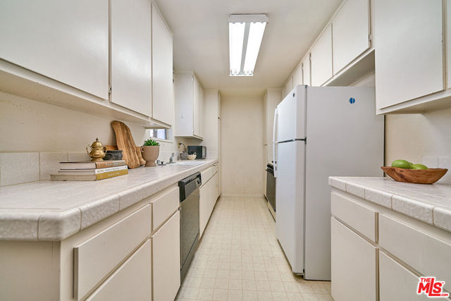1 Bed Home for Sale in Los Angeles, California