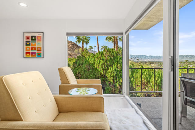 2002 Southridge Drive, Palm Springs, CA 92264
