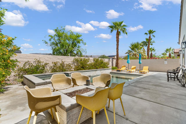84340 Acqua Court, Indio CA: https://media.crmls.org/mediaz/5ed5a2b7-c99d-467a-8ca9-be52d1a816de.jpg