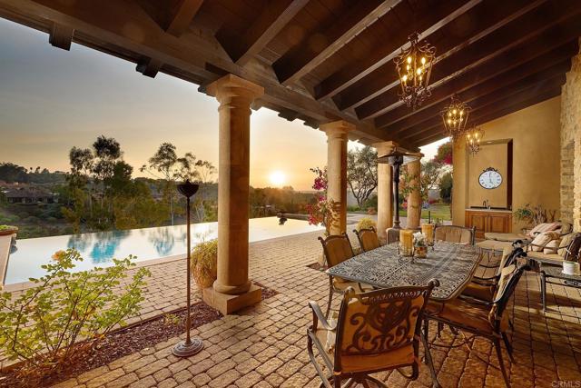 Detail Gallery Image 17 of 42 For 18482 Calle Tramonto, Rancho Santa Fe,  CA 92091 - 6 Beds | 6/1 Baths