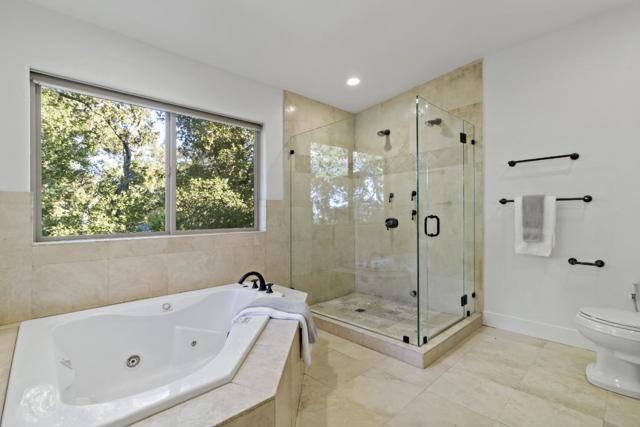 303 Lakeview Way, Redwood City CA: https://media.crmls.org/mediaz/5ed63796-49ad-45a8-bf7a-17bf93b944fa.jpg