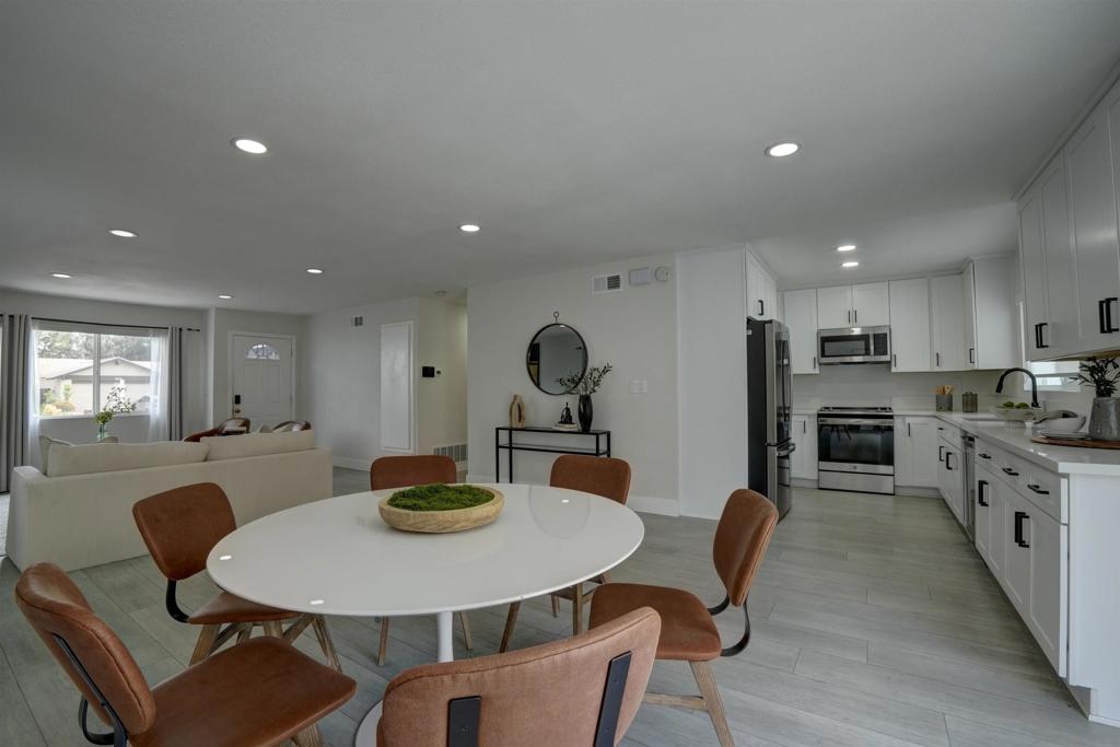 8430 Hydra Lane