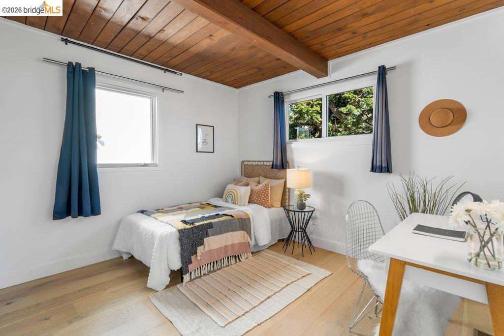 https://media.crmls.org/mediaz/5ed7c446-8d75-435a-b7b4-5a26611935f3.jpg?preset=X-Large