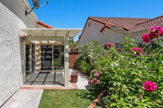 15462 Avenida Rorras, San Diego CA: https://media.crmls.org/mediaz/5ed85039-c170-43d1-bc8d-f82ebe5ded13.jpg
