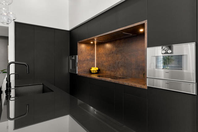 1069 Azure Court, Palm Springs CA: https://media.crmls.org/mediaz/5ed85918-2c28-44f5-963d-bc815f220728.jpg