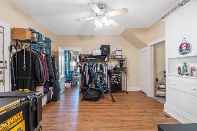 210 N Encinitas Avenue, Monrovia CA: https://media.crmls.org/mediaz/5ed866bd-65c7-41be-b9c8-e695562d9973.jpg