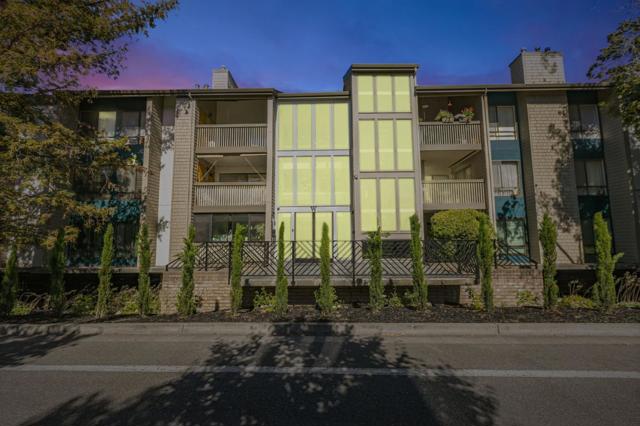 49 Showers Drive, Mountain View CA: https://media.crmls.org/mediaz/5ed8ce14-4c34-436d-9908-b57d4e034165.jpg
