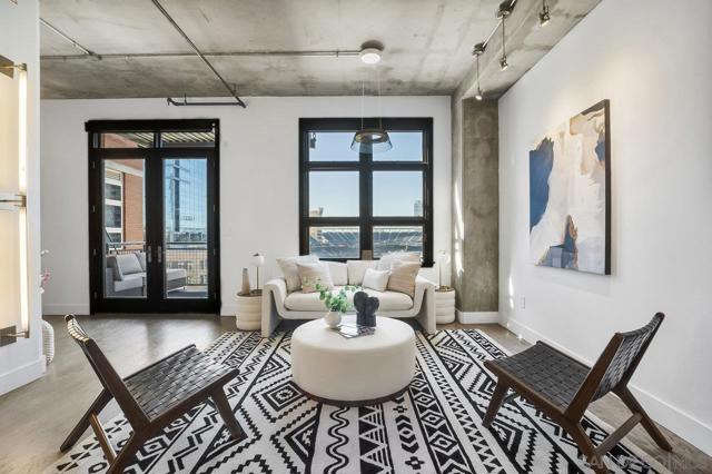 877 Island Ave, San Diego CA: https://media.crmls.org/mediaz/5ed9172f-bca9-47ba-86d1-f5dd79e18c8c.jpg