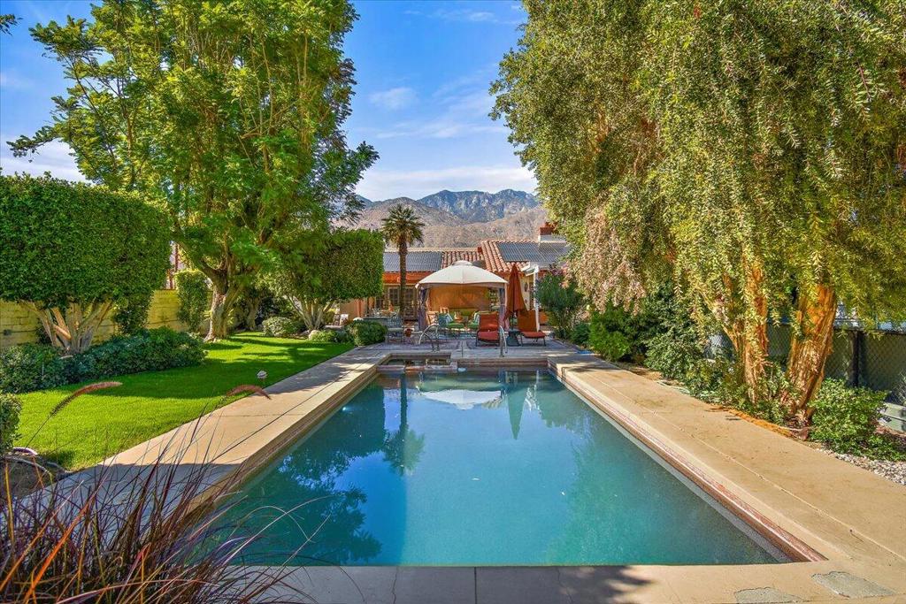1556 E Twin Palms Drive, Palm Springs, CA 92264