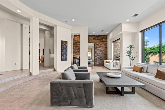 Image 23 of 43 For 50380 Via Serenidad