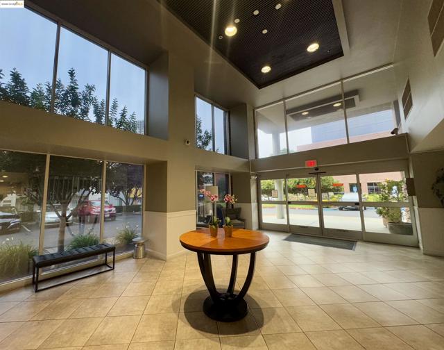 6400 Christie Ave, Emeryville CA: https://media.crmls.org/mediaz/5eda1bfc-a2e8-4fd7-aad8-d1e8d3ac7e99.jpg