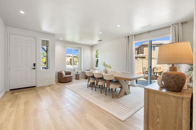 Image 4 of 76 For 79938 Dewsbury Drive
