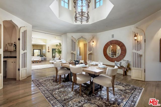 2899 Hidden Valley Lane, Montecito CA: https://media.crmls.org/mediaz/5edb9fdd-e367-45a5-9164-93a3ee46b1b2.jpg