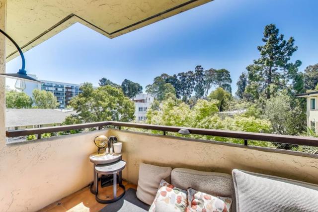 525 Almer Road, Burlingame CA: https://media.crmls.org/mediaz/5edba780-e97c-48d8-855d-4a2ccdc7d494.jpg
