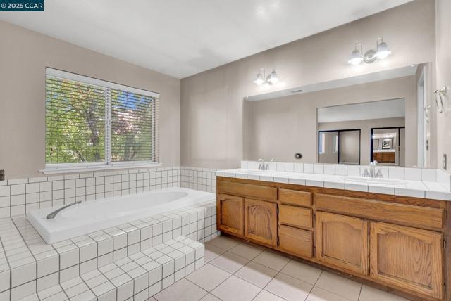 3060 San Miguel Ct, Concord CA: https://media.crmls.org/mediaz/5edbb3f8-ecc0-43ef-a8c4-40b3aa2341d0.jpg