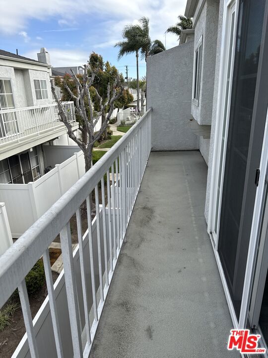 1127 W 228th Street, Torrance CA: https://media.crmls.org/mediaz/5edbe47e-64c2-4488-af76-ab2520a9b13a.jpg