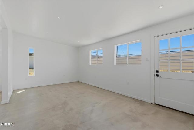 Detail Gallery Image 5 of 42 For 61714 Commercial St, Joshua Tree,  CA 92252 - 2 Beds | 1 Baths