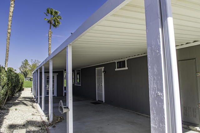 73450 Country Club, Palm Desert CA: https://media.crmls.org/mediaz/5edbfccc-a4b3-4663-afdf-f318f2e1d3db.jpg