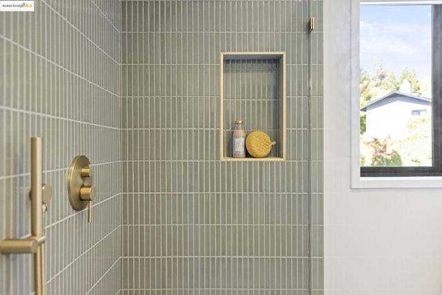 38 La Salle Ave, Piedmont CA: https://media.crmls.org/mediaz/5edc87c2-1291-4d7a-a8e0-2d0117eba5ed.jpg