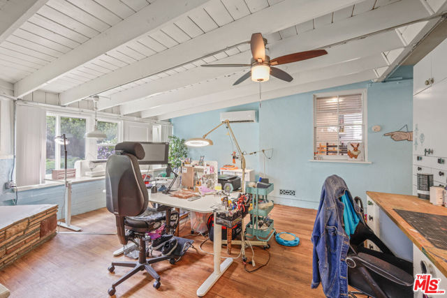 6961 Zelzah Avenue, Reseda CA: https://media.crmls.org/mediaz/5edc9205-4905-49d5-ba50-74af3184cdd8.jpg