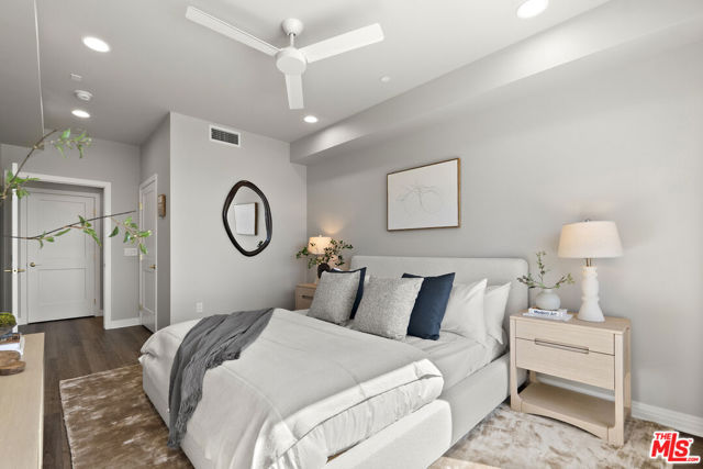 7428 Santa Monica Boulevard, 204 photo 9