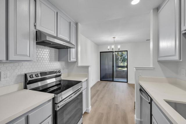 815 Sea Spray Lane, Foster City CA: https://media.crmls.org/mediaz/5edc9c69-f439-4467-92c5-8588cc52b56d.jpg