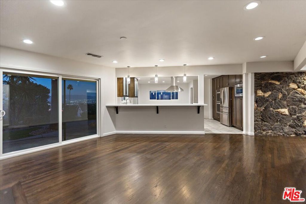 15451 Longbow DriveSherman Oaks img 40