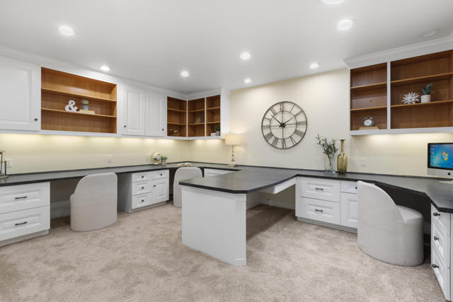 95 Lookout Drive, Palm Desert CA: https://media.crmls.org/mediaz/5edd00c9-abe2-4ec9-a72c-c568f33d419b.jpg