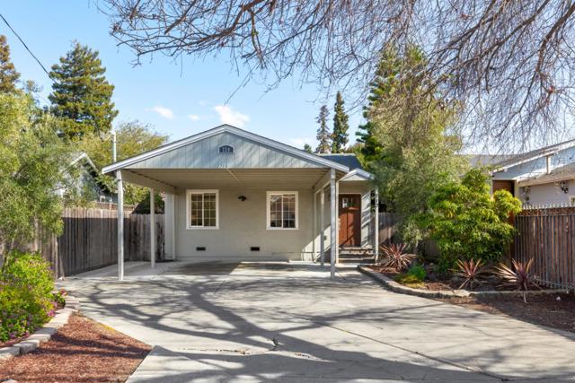 710 5th Ave, Redwood City CA: https://media.crmls.org/mediaz/5edd8b55-ecd3-47fa-8669-04dc2f64d8e2.jpg