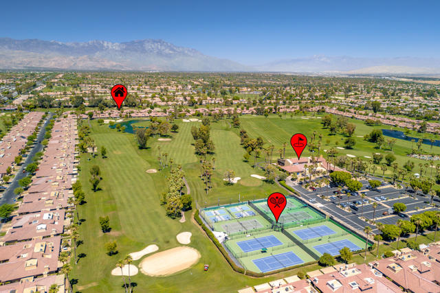 41690 Woodhaven W Drive, Palm Desert CA: https://media.crmls.org/mediaz/5eddb3e2-058b-4ed2-bd39-ab23ce784303.jpg