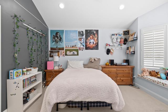 3930 Torrey Hills Lane, San Diego CA: https://media.crmls.org/mediaz/5ede6fbc-6ee9-4705-bbd5-264acfc1f7bf.jpg