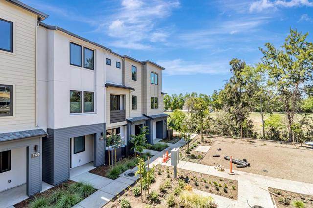 2880 Josephine Lane, Palo Alto CA: https://media.crmls.org/mediaz/5ede907b-0230-425b-8cdb-f7ff5a664a86.jpg