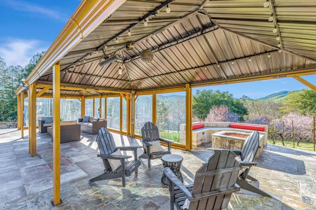 10260 Lucky Court, Gilroy CA: https://media.crmls.org/mediaz/5ede9fc4-3773-4643-9a0a-4f65b84562f0.jpg