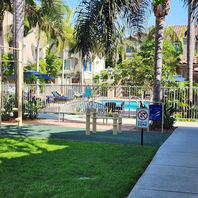 Detail Gallery Image 36 of 44 For 4035 Bluff View Way, Carlsbad,  CA 92008 - 4 Beds | 2/1 Baths