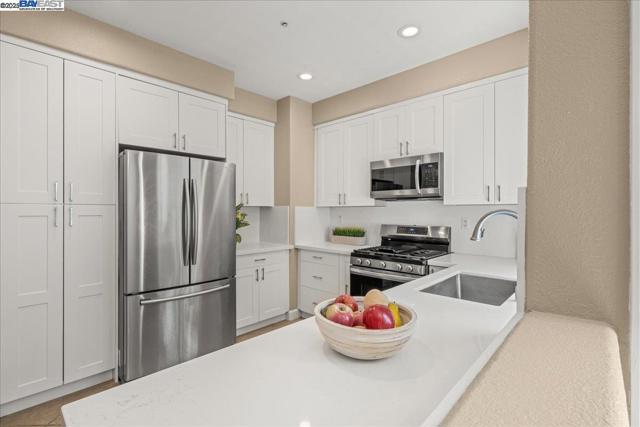 107 Limestone Cmn, Livermore CA: https://media.crmls.org/mediaz/5edef87c-2a7f-4dc5-84a0-4b9dd433dbbd.jpg