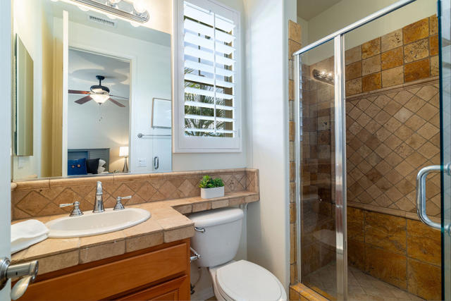 9 Shasta Lake Drive, Rancho Mirage CA: https://media.crmls.org/mediaz/5edf2c9e-7d82-4f5e-b439-d87b2ec51d7a.jpg