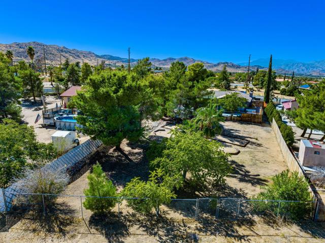 8799 Palomar Avenue, Yucca Valley CA: https://media.crmls.org/mediaz/5edf4d8d-66f5-4429-abc7-0b98311b3f25.jpg