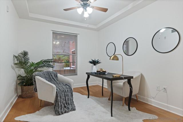 1040 Genter St, La Jolla CA: https://media.crmls.org/mediaz/5edf5fe3-ed55-4d80-8d04-0918466719f7.jpg