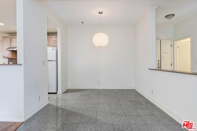211 CALIFORNIA Avenue, Santa Monica CA: https://media.crmls.org/mediaz/5ee04f9b-25eb-482e-9b3a-e447158c5199.jpg